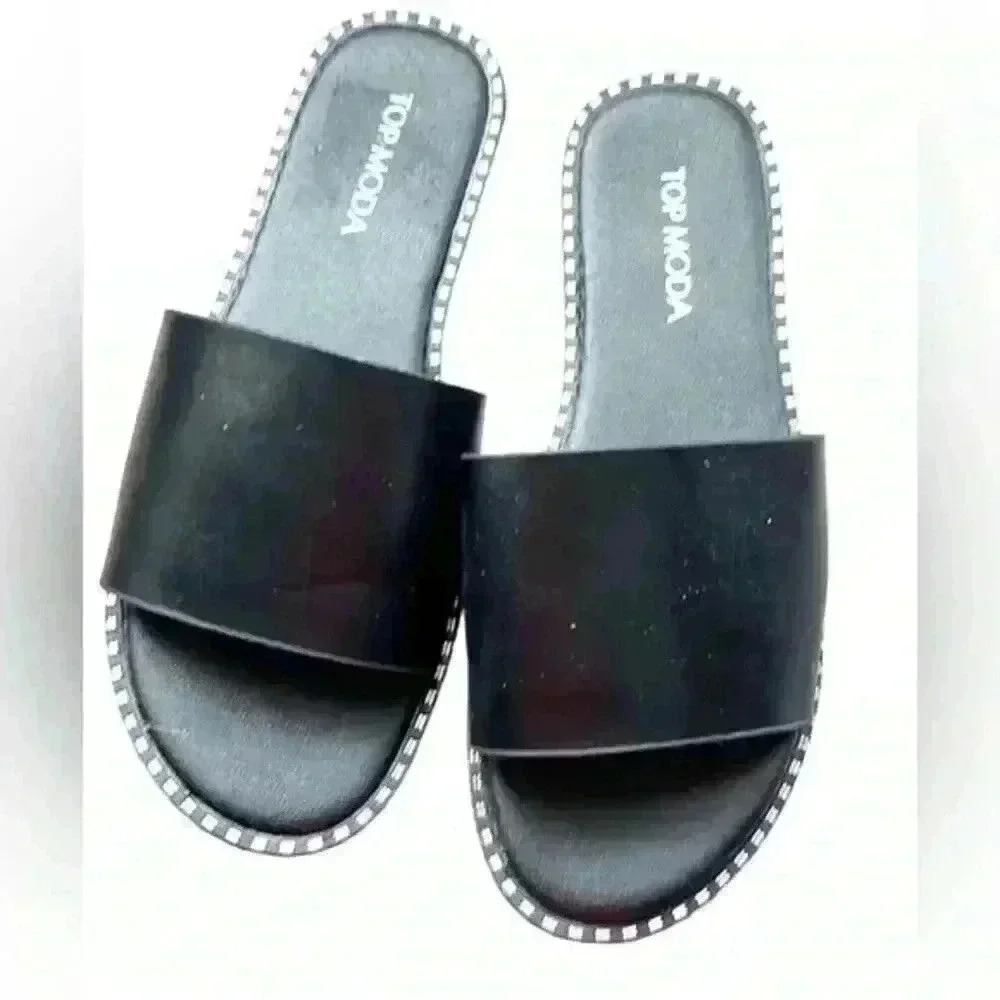 Top Moda slip on‎ sandals.